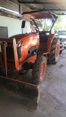 ขายรถไถ KUBOTA L4708 ใช้งานน้อย อุปกรณ์ ดันหน้าผานหลัง สภาพสวยพร้อมใช้งาน เอกสารพร้อมโอน สนใจโทร 090-8588220คุณนะ 093-3258446คุณบิว หรือเข้าดูสินค้าอื่นๆได้ที่ www.truck.in.th/498 หรือเพจFacebook ณรงค์ ซื้อขายรถมือสอง (เว็บไซต์ส่วนตัว) หรือFacebook ตลาดรถ
