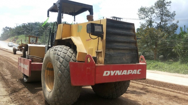 ขายรถบด ไดนาแพค 2 เพลา สั่นสะเทือน เอกสารเล่มทะเบียน ราคา 750000