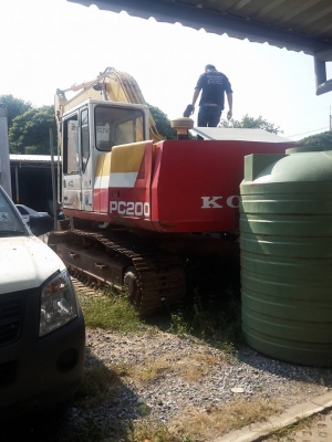 รถขุด KOMATSU PC200-5