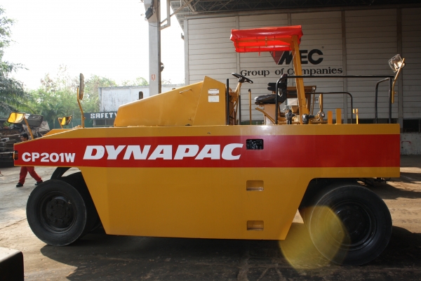 รถบดล้อยาง7ล้อ DYNAPAC CP201WT