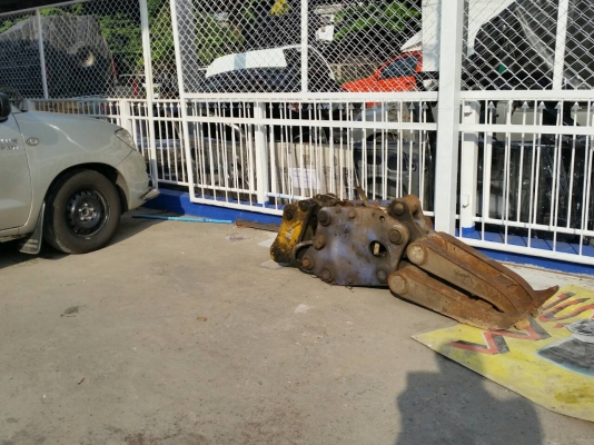 ส่วนหัวคีบไม้อันนี้ จัดส่งที่ขนส่ง บริษัท SD express ให้แล้วนะครับ ลูกค้ารอรับได้ครับ