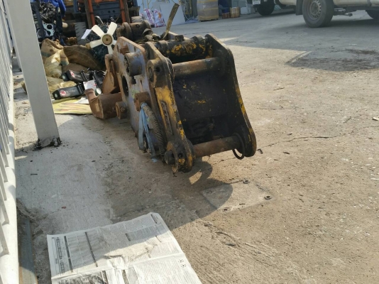 ส่วนหัวคีบไม้อันนี้ จัดส่งที่ขนส่ง บริษัท SD express ให้แล้วนะครับ ลูกค้ารอรับได้ครับ