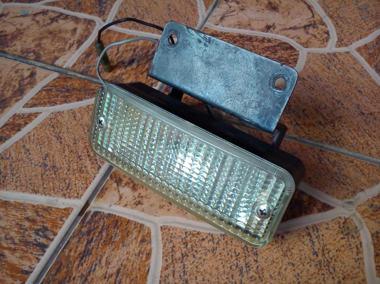 ไฟตัดหมอกหลังจากญี่ปุ่น สามารถทำเป็นไฟถอยหลังก็ได้ครับ ขายึดมาครบ