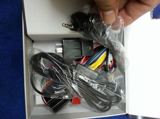 ขายกล่อง GPS / SMS / GPRS Tracker  ในราคาถูก มีเอาไว้เพื่อ 1.ดักฟังคนคุยกันในรถ ลับหลังนินทาเรารึเปล่า ได้ทุกเวลาที่เราต้องการเช็ค 2.สามารถตรวจสอบได้ว่ารถอยู่ที่ไหน ตอนนี้ โดยการรายงานผลเข้าในโทรศัพท์มือถือของเรา ออกนอกเส้นทางรึไม่ 3.สามารถตัดการทำงานของร