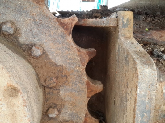 โกเบ SK135-1ES #YY04-09399 รถนำเข้าจากญี่ปุ่น ตอนนี้รถจอดที่นิคมบางปะอิน อยุธยา สนใจติดต่อ ใหม่ 061-4194022