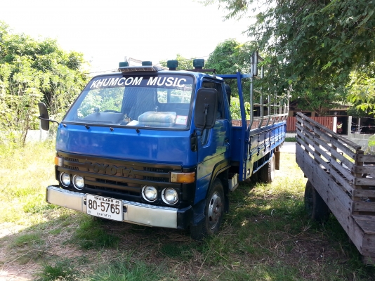 ขายรถหกล้อ  toyota Bu  ราคา 300000