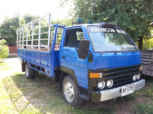 ขายรถหกล้อ  toyota Bu  ราคา 300000