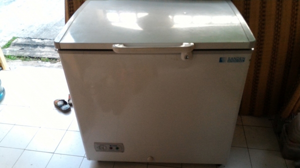 ขายตู้แช่แข็ง  4500บาท