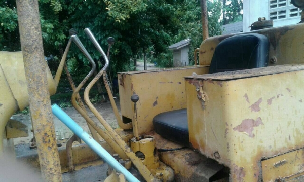 ขายรถแทรกเตอร์ CATERPILLAR D4D มีเล่มทะเบียน สนใจโทร 081-970-1072