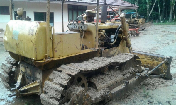 ขายรถแทรกเตอร์ CATERPILLAR D4D มีเล่มทะเบียน สนใจโทร 081-970-1072 ขายรถแทรกเตอร์ CATERPILLAR D4D มีเล่มทะเบียน สนใจโทร 081-970-1072