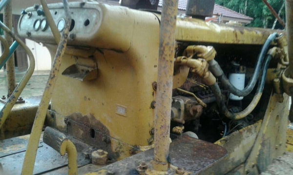 ขายรถแทรกเตอร์ CATERPILLAR D4D มีเล่มทะเบียน สนใจโทร 081-970-1072