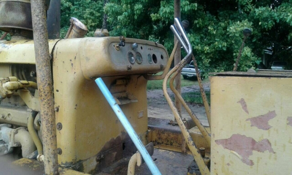 ขายรถแทรกเตอร์ CATERPILLAR D4D มีเล่มทะเบียน สนใจโทร 081-970-1072