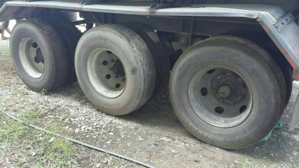 ขายหางเทรลเลอร์น้ำมันปาล์ม 3 เพลา 32000 ลิตร ราคา 270000