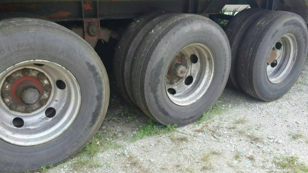 ขายหางเทรลเลอร์น้ำมันปาล์ม 3 เพลา 32000 ลิตร ราคา 270000