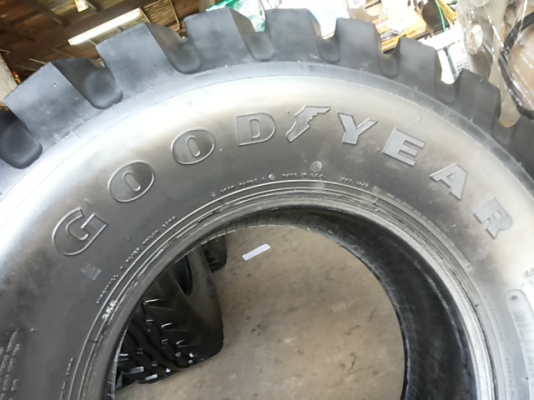 มาใหม่ยางรถทหารhumvee 36"/12.5"/16.5"สวยๆ