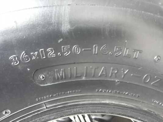 มาใหม่ยางรถทหารhumvee 36"/12.5"/16.5"สวยๆ