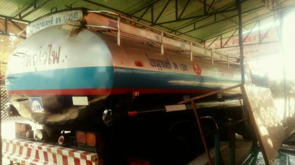 ขาย  ISUZU  JCM 10 ล้อ    2 เพลา รถบรรทุกน้ำมัน 18,000 ลิตร