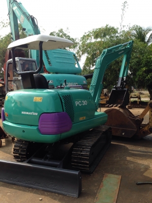 ขายรถแบคโฮ KOMATSU PC30-7 เอกสารอินวอย รถเก่านอก ราคา 395000