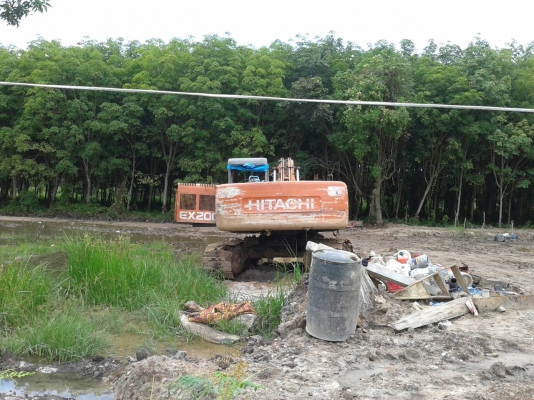 ขายรถแบคโฮ HITACHI EX200-2 ระบบไฟเแมกปั๊ม ราคา 400000