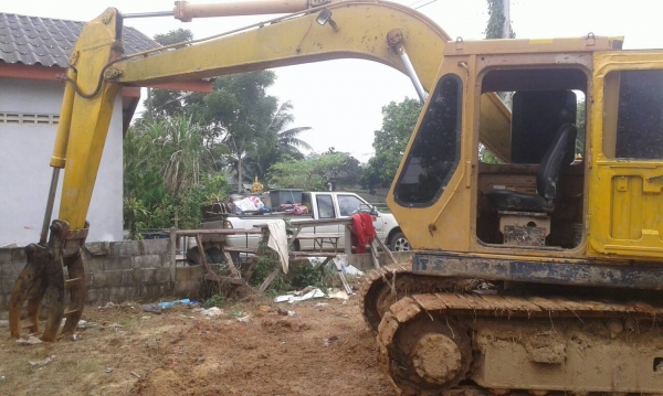 ขายรถแบคโฮ KOMATSU PC120-2 หัวคีปไม้ ราคา 400000