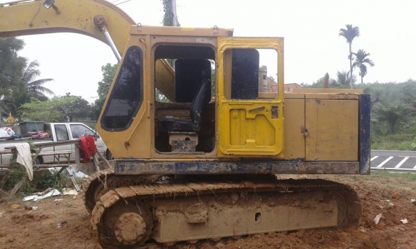 ขายรถแบคโฮ KOMATSU PC120-2 หัวคีปไม้ ราคา 400000