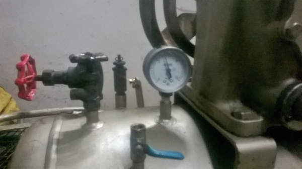 ขายถูกๆปั้มลม TOSHIBA-TOSCON 5แรง ถัง 125 ลิตร ทุกระบบใช้งานได้ดีครับ ขายถูกๆปั้มลม TOSHIBA-TOSCON 5แรง ถัง 125 ลิตร ทุกระบบใช้งานได้ดีครับ