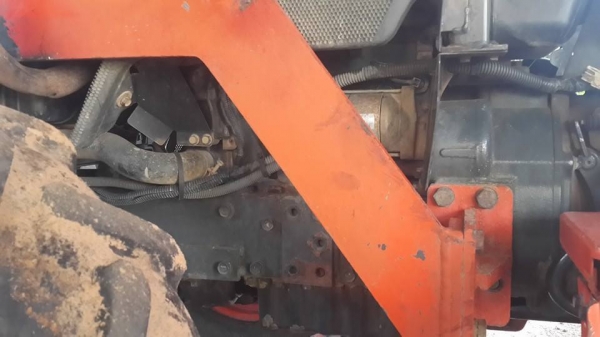 ขายรถแทรคเตอร์ รถไถKUBOTA L3408 อุปกรณ์ครบ ใบดันหน้า ผานหลง คราด ทำงานดี 4x4ใช้งานปกติ เครื่องแห้ง เกียร์ดี