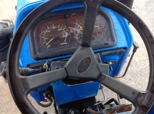 แทรกเตอร์แชมป์ 484 สภาพดีเดิมๆทั้งคันตั้งแต่ออกมายังไม่เคยซ่อมเครื่องเลย พร้อมใช้งาน มีโรตารี่ให้ด้วย