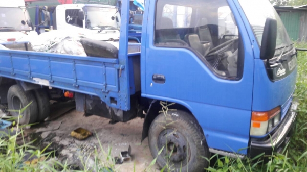 หกล้อ อีซูซุ NPR120ปี39 แอร์ เพาเวอร์ สภาพพร้อมใช้ ทะเบียนพร้อมโอน ราคา 365,000บ ต่อรองได้ ครับท่าน