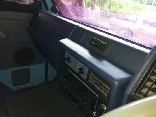 ขายรถบรรทุก 6 ล้อรั้ว ISUZU NKR 110 แรงม้า ราคา 350000