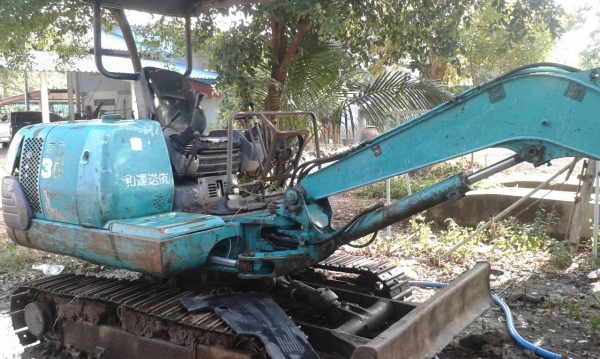 ขายรถแบคโฮ KOMATSU PC30-7E ราคา 280000