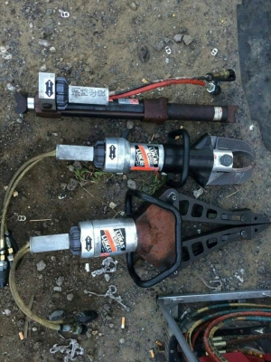 อุปกรณ์ตัด-ถ่าง งานกู้ภัย ยี่ห้อ LUKUS มีตัว ตัด ถ่าง ค้ำยัน เครื่องต้นกำลัง สายโลว์คู่