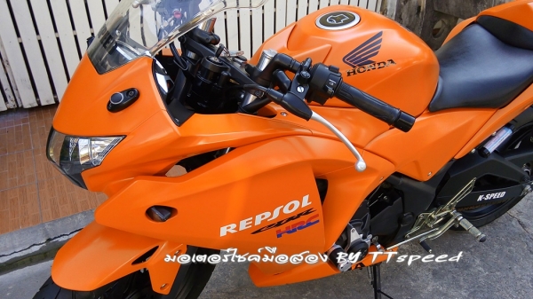 ขาย CBR 250 ไมล์น้อย 2800 โลแต่งสวยใส่ยาง Pirelli สีส้มด้านสุดจี๊ด ขาย CBR 250 ไมล์น้อย 2800 โลแต่งสวยใส่ยาง Pirelli สีส้มด้านสุดจี๊ด