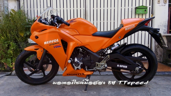 ขาย CBR 250 ไมล์น้อย 2800 โลแต่งสวยใส่ยาง Pirelli สีส้มด้านสุดจี๊ด ขาย CBR 250 ไมล์น้อย 2800 โลแต่งสวยใส่ยาง Pirelli สีส้มด้านสุดจี๊ด