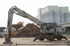 ขายรถขุดหัวดูดเหล็ก ล้อยางตัน KOMATSU LZ360W