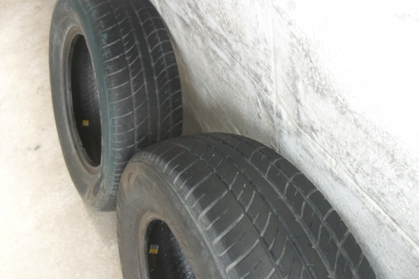 ยาง 175/70R13 ปี10 สวยๆ 1 คู่ ราคา 650 บาท
