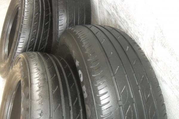 ยาง FireStone 205/65R15ปี12 สวยๆ 4 เส้น ราคา 2000 บาท