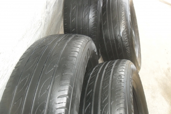 ยาง FireStone 205/65R15ปี12 สวยๆ 4 เส้น ราคา 2000 บาท