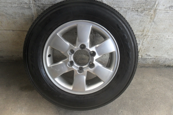 ล้ออะไหล่ 16นิ้ว 6รู อีซูสุ พร้อมยาง 1 ล้อ ราคา 1650 บาท