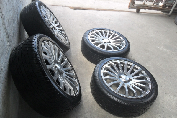 ล้อแม็ก 17นิ้ว 4รู100 พร้อมยาง สวยๆ 4 ล้อ ราคา 6450 บาท ล้อแม็ก 17นิ้ว 4รู100 พร้อมยาง สวยๆ 4 ล้อ ราคา 6450 บาท