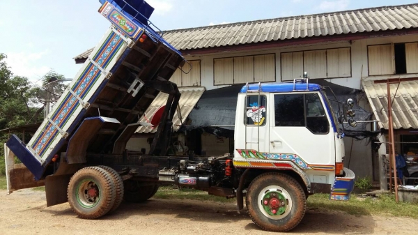 ขายหกล้อดั้มพ์ MITSUBISHI  สนใจโทร 085-1479166