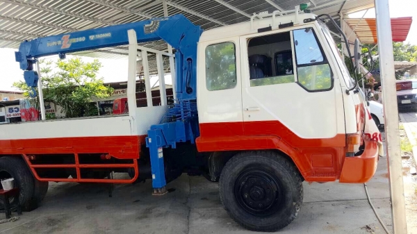 รถบรรทุกติดเครน 3.6ตันพร้อมใช้งาน เอกสารครบพร้อมโอน