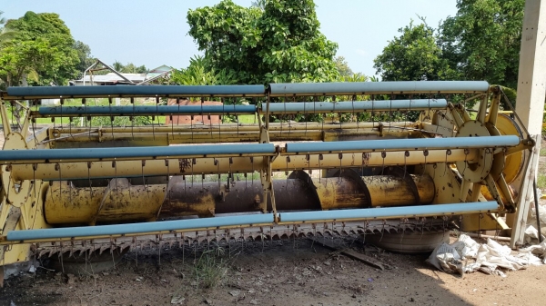 หัวเกี่ยวข้าวฟ่างทานตะวัน ข้าว