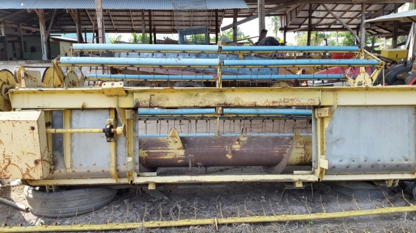 หัวเกี่ยวข้าวฟ่างทานตะวัน ข้าว