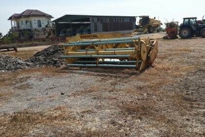 หัวเกี่ยวข้าวฟ่างทานตะวัน ข้าว