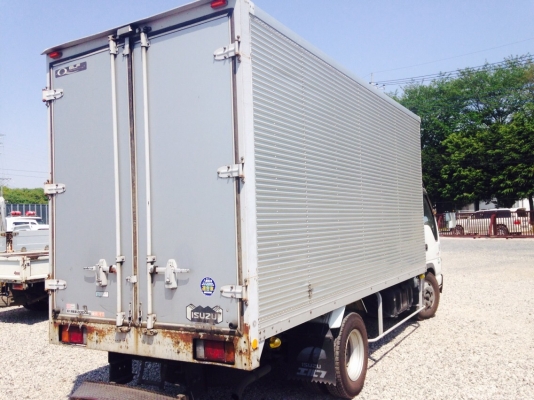 ขายจ้ารถหัวคัสซี  ISUZU NKR81 เครื่อง4HL1  (ไม่มีตู้นะค่ะ)