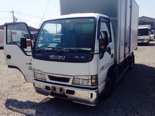 ขายจ้ารถหัวคัสซี  ISUZU NKR81 เครื่อง4HL1  (ไม่มีตู้นะค่ะ)