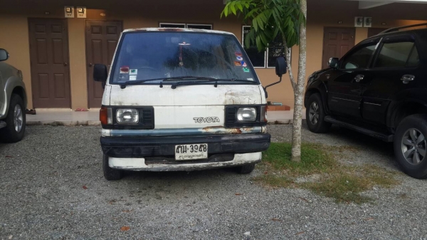 ตู้เล็ก โตโยต้า ไลท์เอชแห้งๆ ดีเซลเทอร์โบ