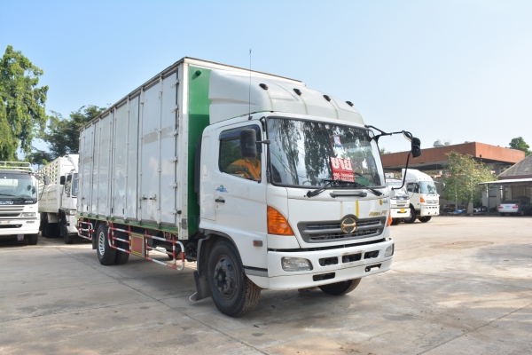HINO MEGA FG 220 hp ตู้บรรทุก 10 บาน ยาว 7.20 m