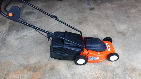 ขายรถตัดหญ้าไฟฟ้า